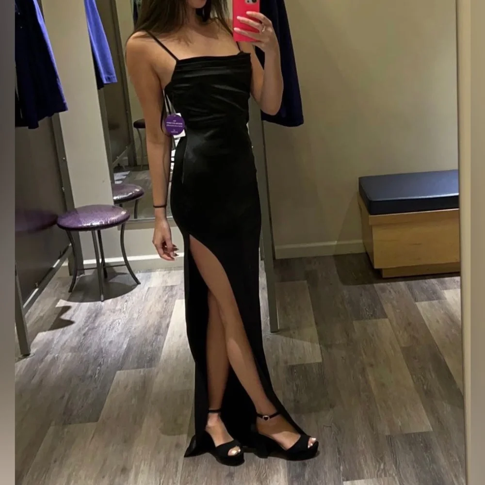 Windsor Black Dress - Picture 1 of 3